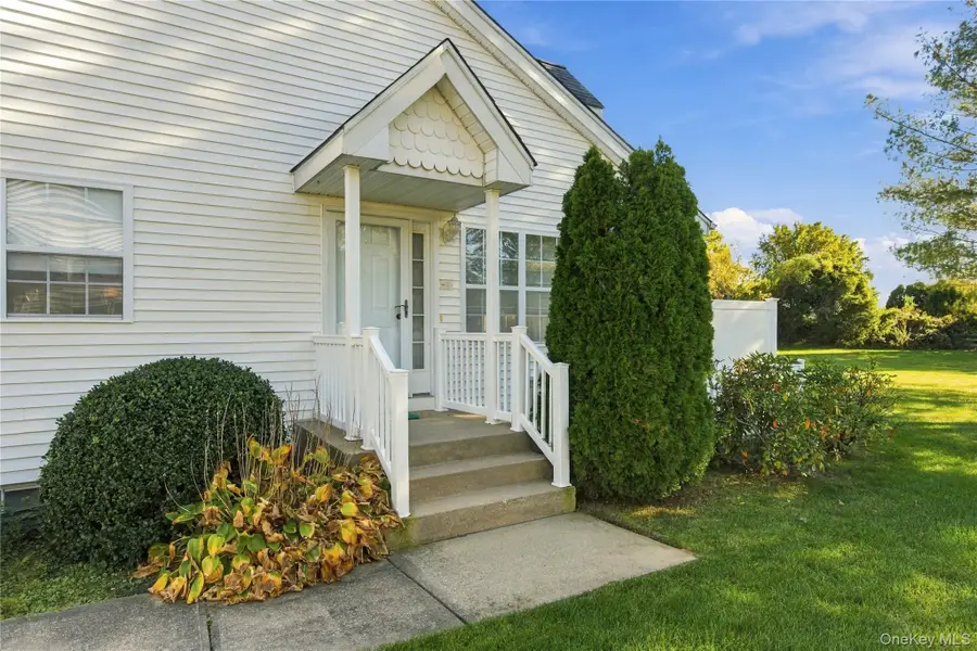 11 Summerfield Lane S, Northville, NY 11901 - #2