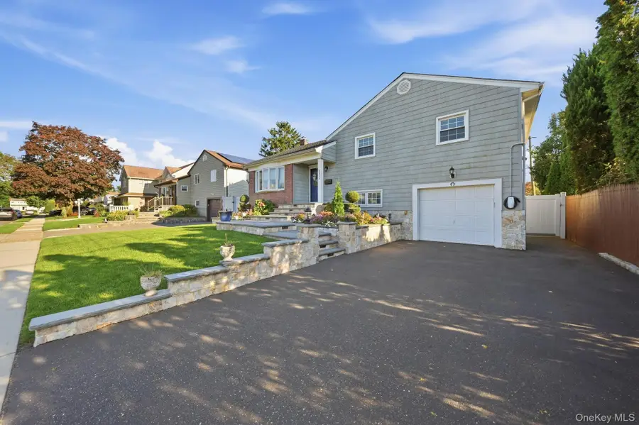 2624 Flower Street, Westbury, NY 11590 - #3