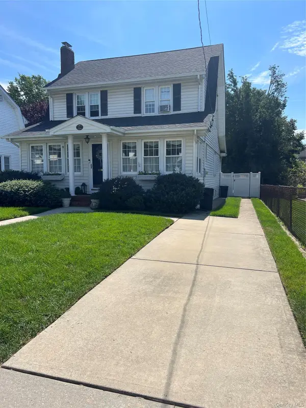 992 Davison Place, Baldwin, NY 11510