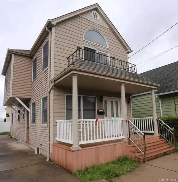 33 3rd Avenue, New Hyde Park, NY 11040