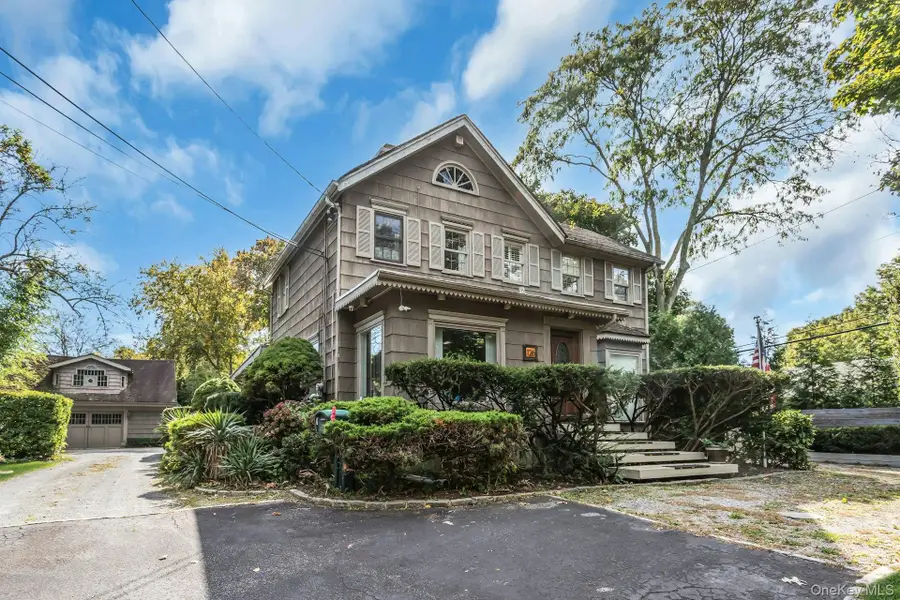 126 Harbor Hill Road, Roslyn Heights, NY 11577 - #2