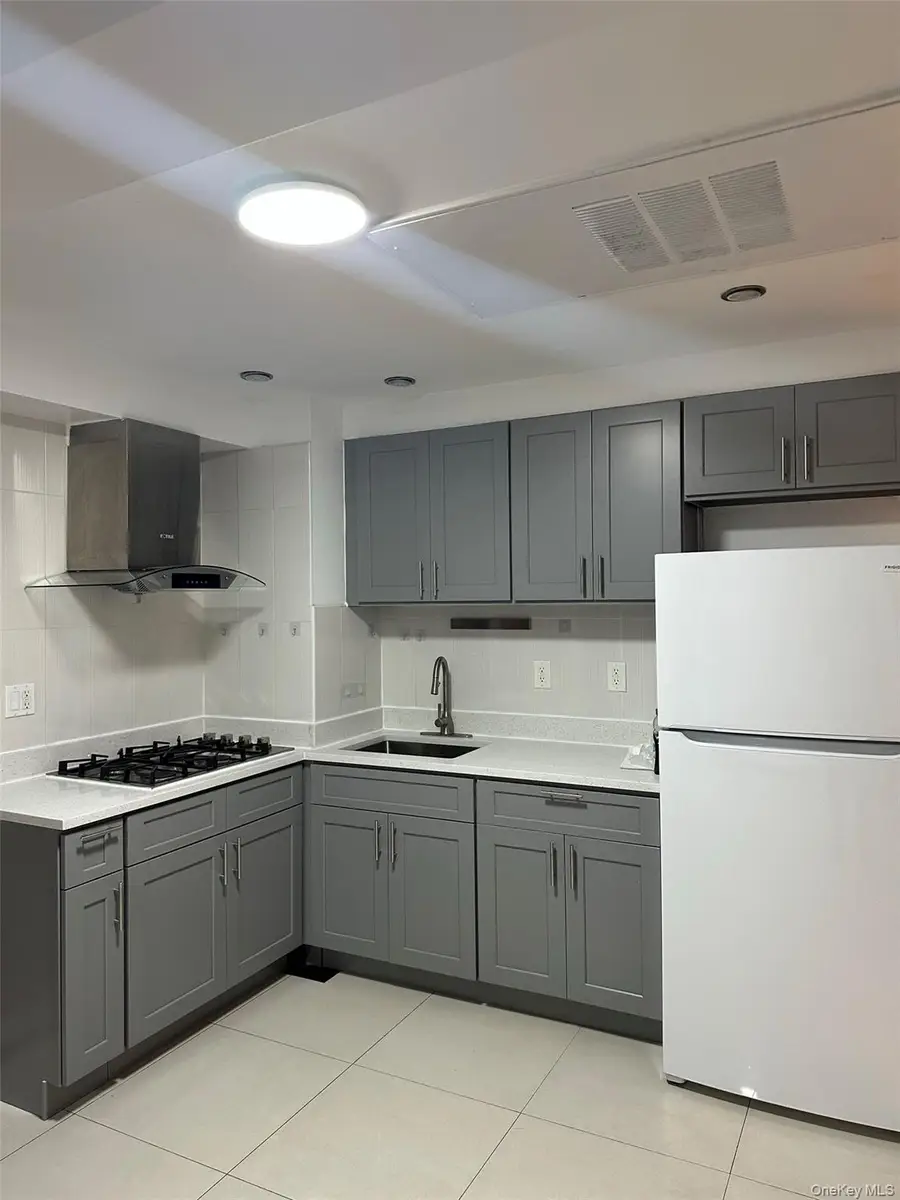 13229 Blossom Avenue #4G, Flushing, NY 11355 - #3