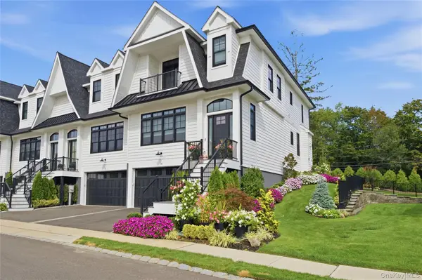 10 Three Ponds Lane W, Woodbury, NY 11797