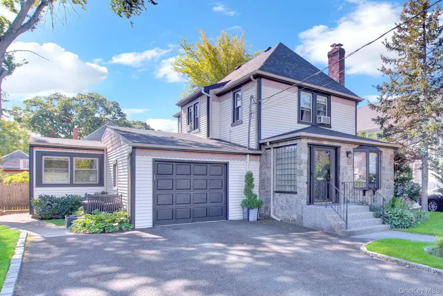 258 Rider Avenue, Malverne, NY 11565 - #2