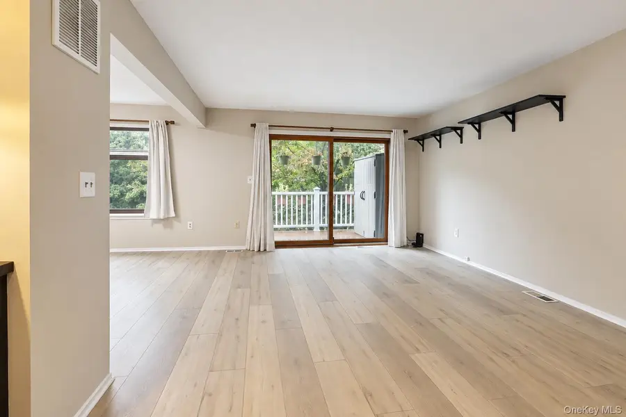 83 Treetop Circle, Nanuet, NY 10954 - #3