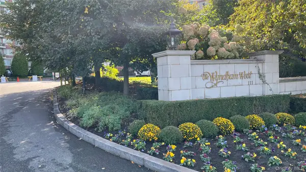 111 Cherry Valley Avenue #702 W, Garden City, NY 11530