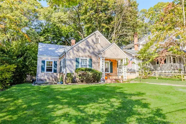 11 Sharon Avenue, East Setauket, NY 11733