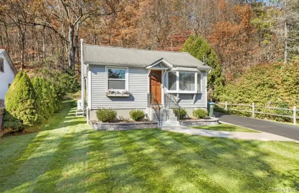 4 Village Drive, Greenwood Lake, NY 10925