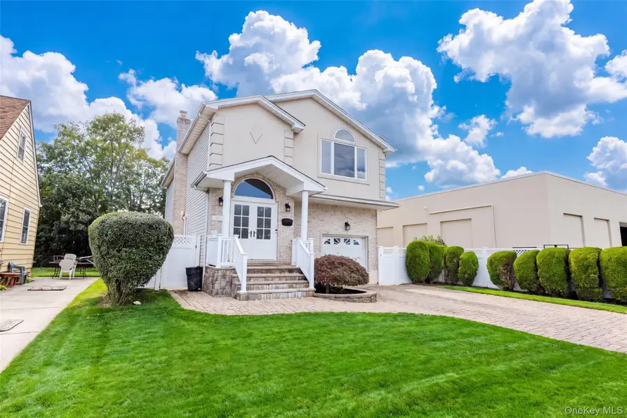 1079 Van Buren Avenue, Franklin Square, NY 11010 - #3