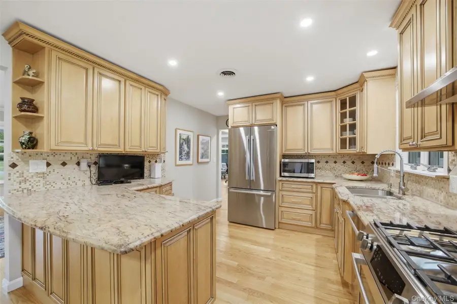 4 Richard Terrace, Hartsdale, NY 10530 - #3