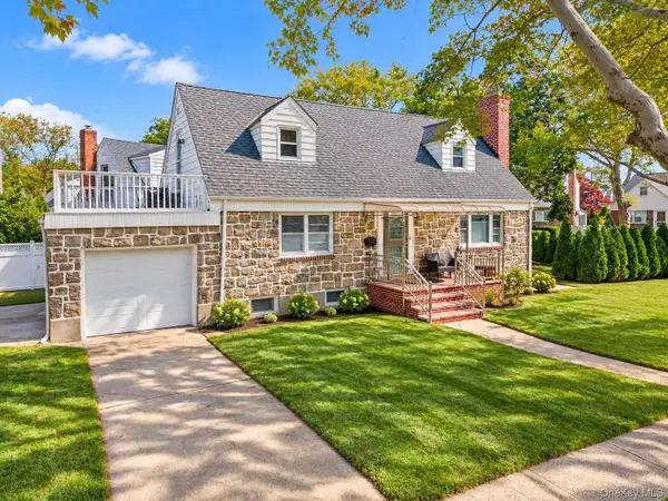 471 Beech Street, New Hyde Park, NY 11040