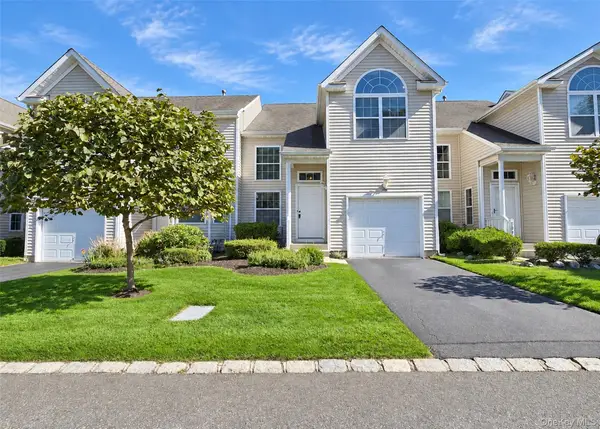 210 Kettles Lane, Medford, NY 11763