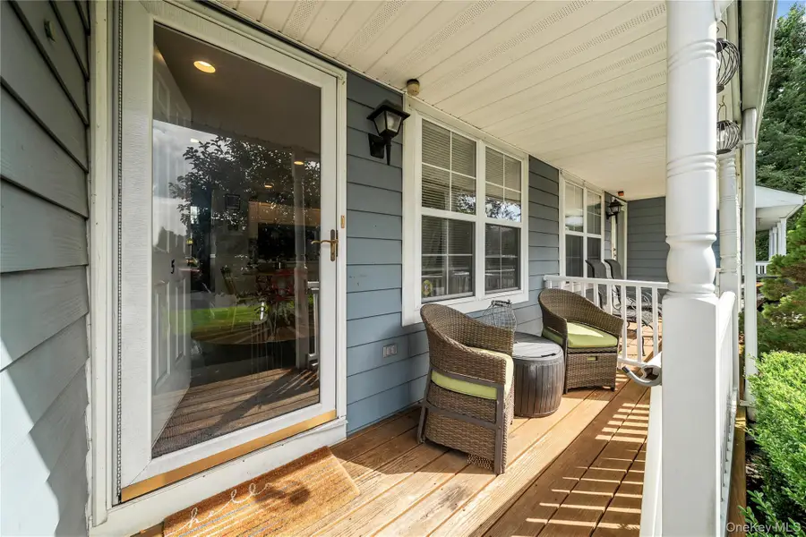 5 Spruce Lane, Central Islip, NY 11722 - #3