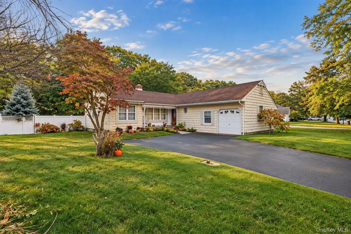 11 Carston Street W, Selden, NY 11784 - #1