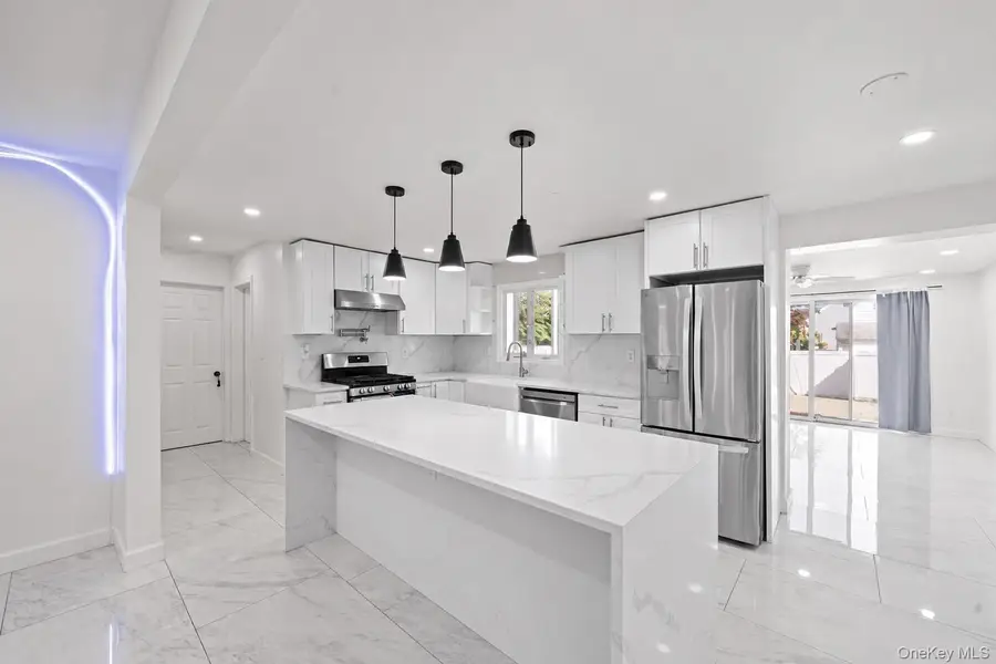 35 E Euclid Street, Valley Stream, NY 11580 - #3