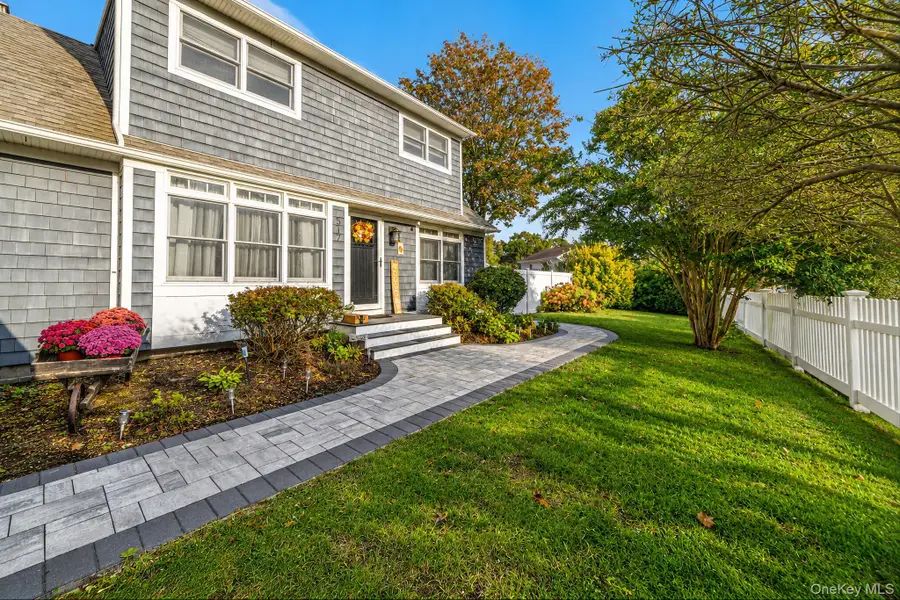 517 Waverly Avenue, Patchogue, NY 11772 - #3