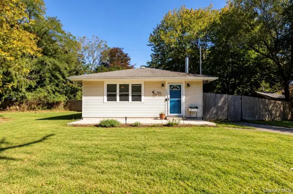 109 Dogwood Road, Mastic Beach, NY 11951
