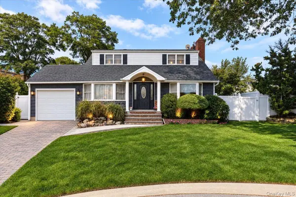 1 5th Avenue, Farmingdale, NY 11735