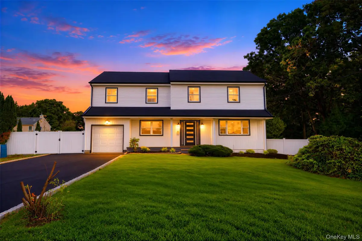 25 Avenue B, Holbrook, NY 11741 - #1