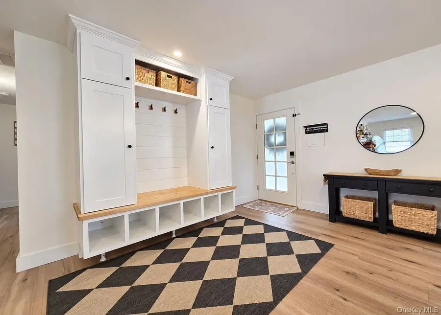 25 Stratton Lane, Stony Brook, NY 11790 - #3