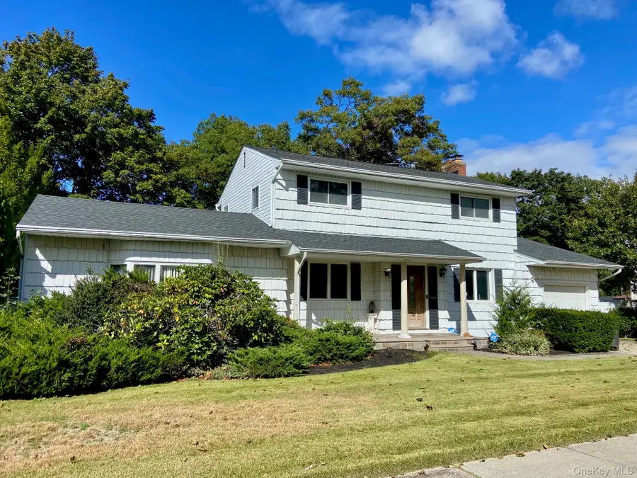 21 Shelton Court, Commack, NY 11725 - #2