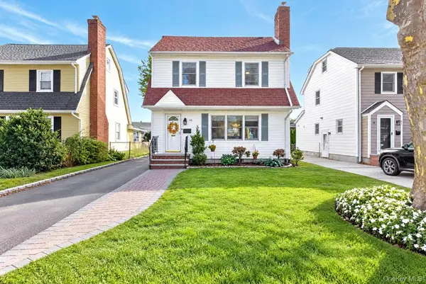 40 Cambridge Avenue, Garden City, NY 11530