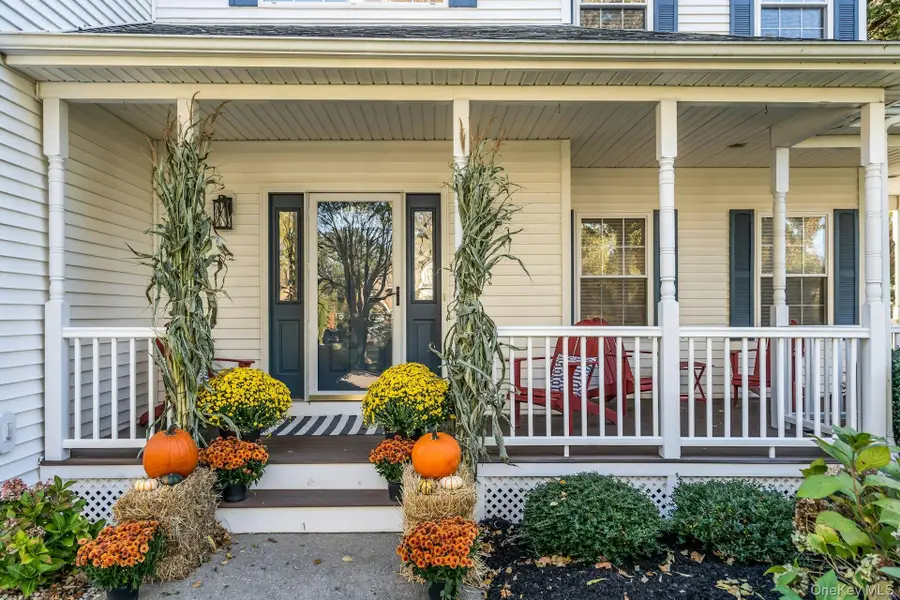 4 Magnolia Lane, Smithtown, NY 11787 - #2