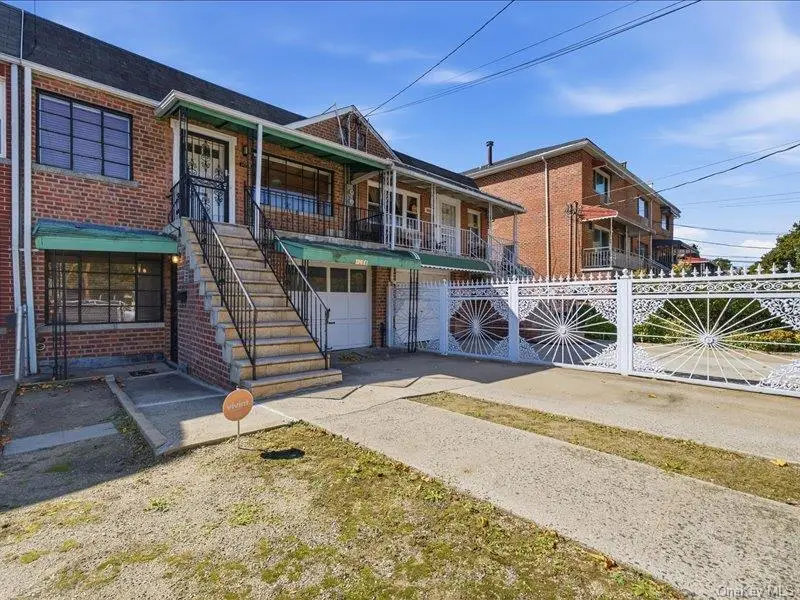 1058 E 211th Street, Bronx, NY 10469 - #2