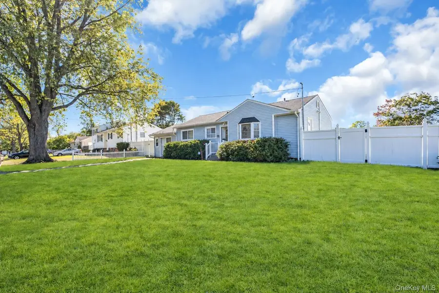 2710 Heather Avenue, Medford, NY 11763 - #3