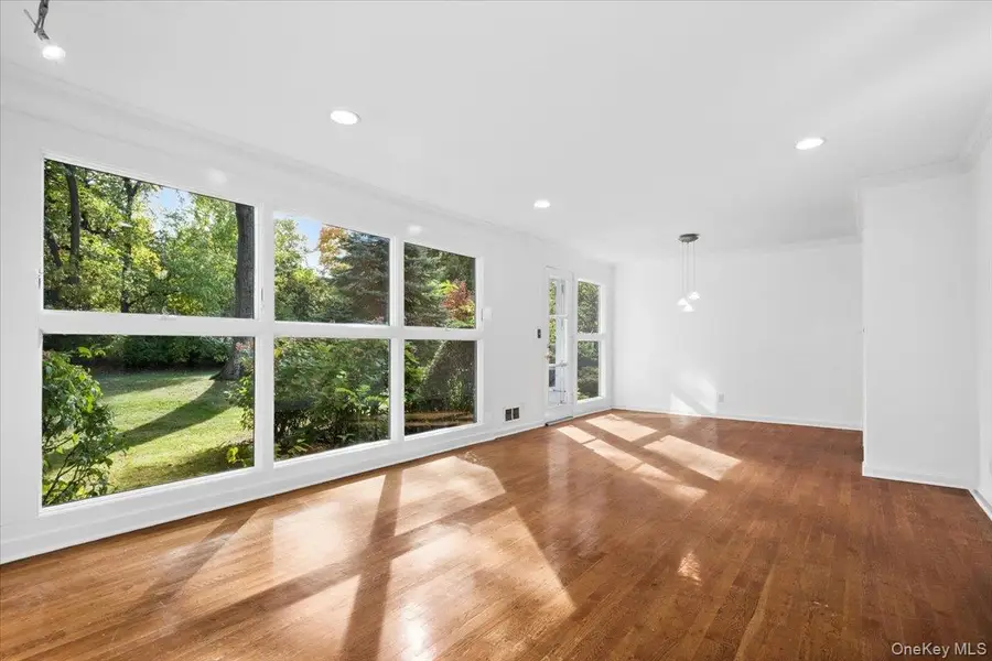 31 Rogers Drive, New Rochelle, NY 10804 - #2