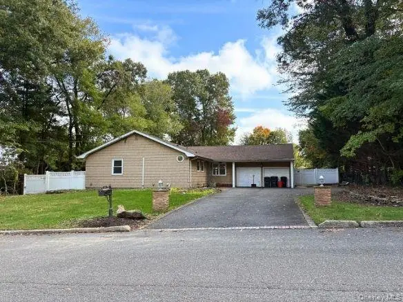 395 Ridgefield Road, Hauppauge, NY 11788 - #2