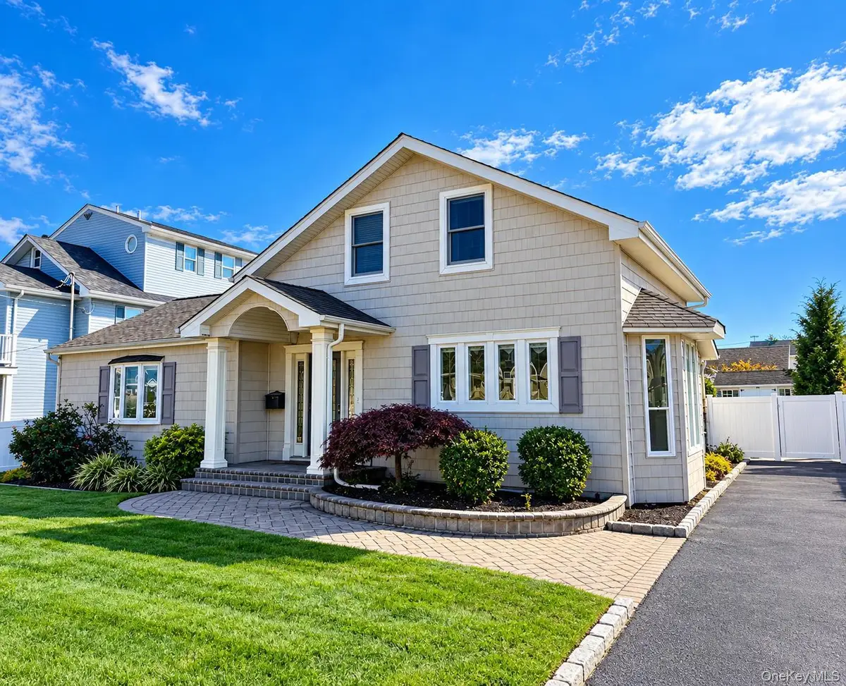 12 New Point Place, Amityville, NY 11701 - #1