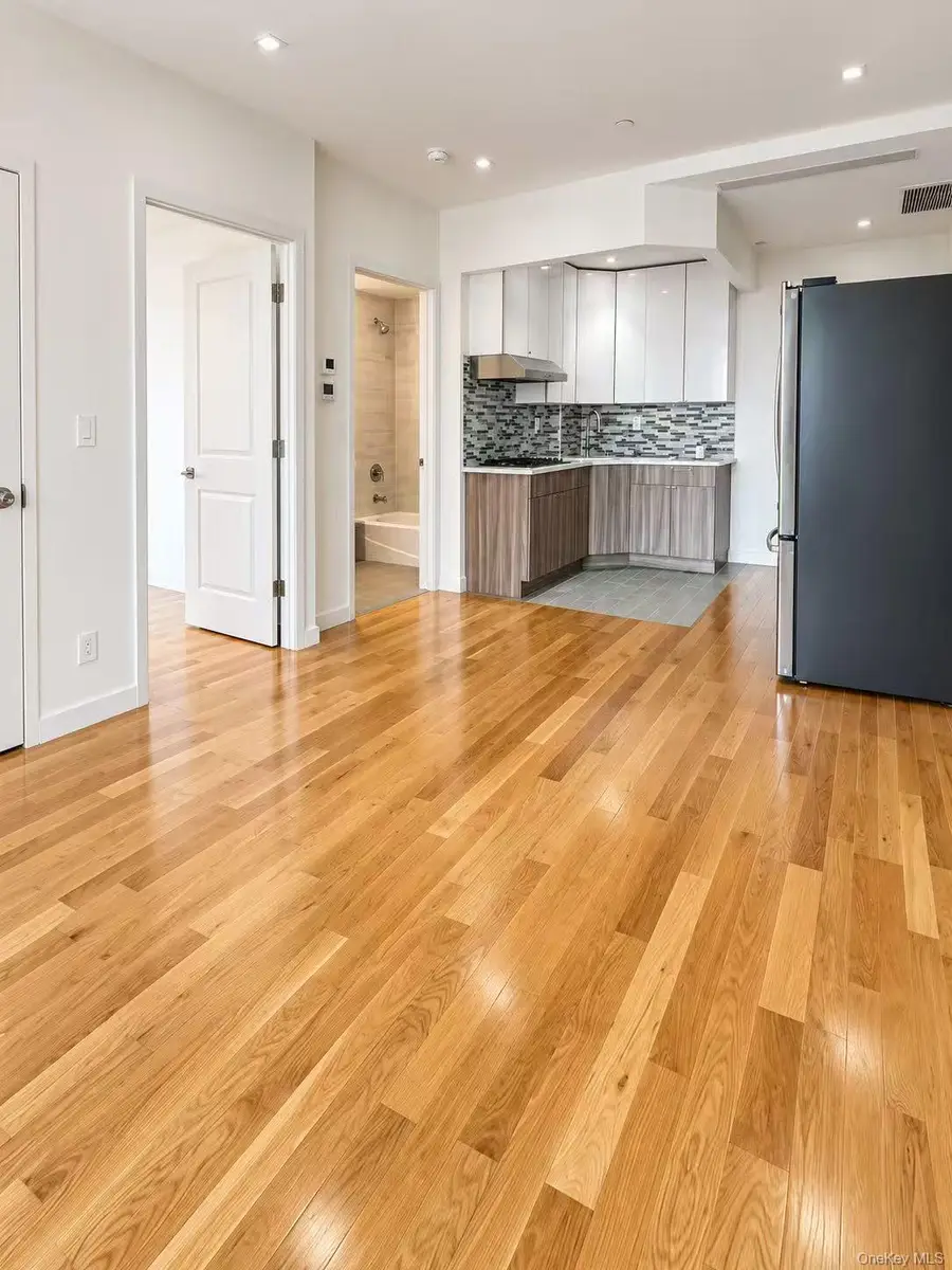 4223 Parsons Boulevard #2D, Flushing, NY 11355 - #3