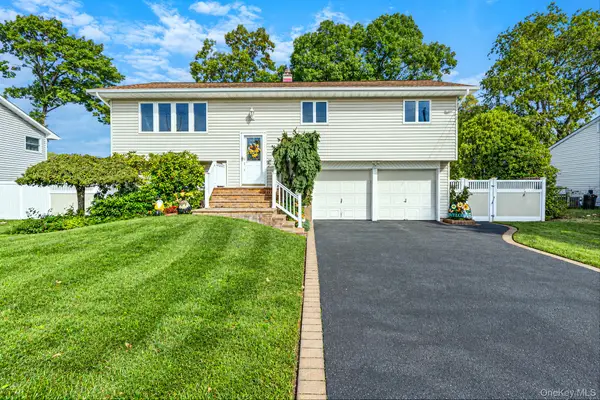251 Manhasset Street, Islip Terrace, NY 11752