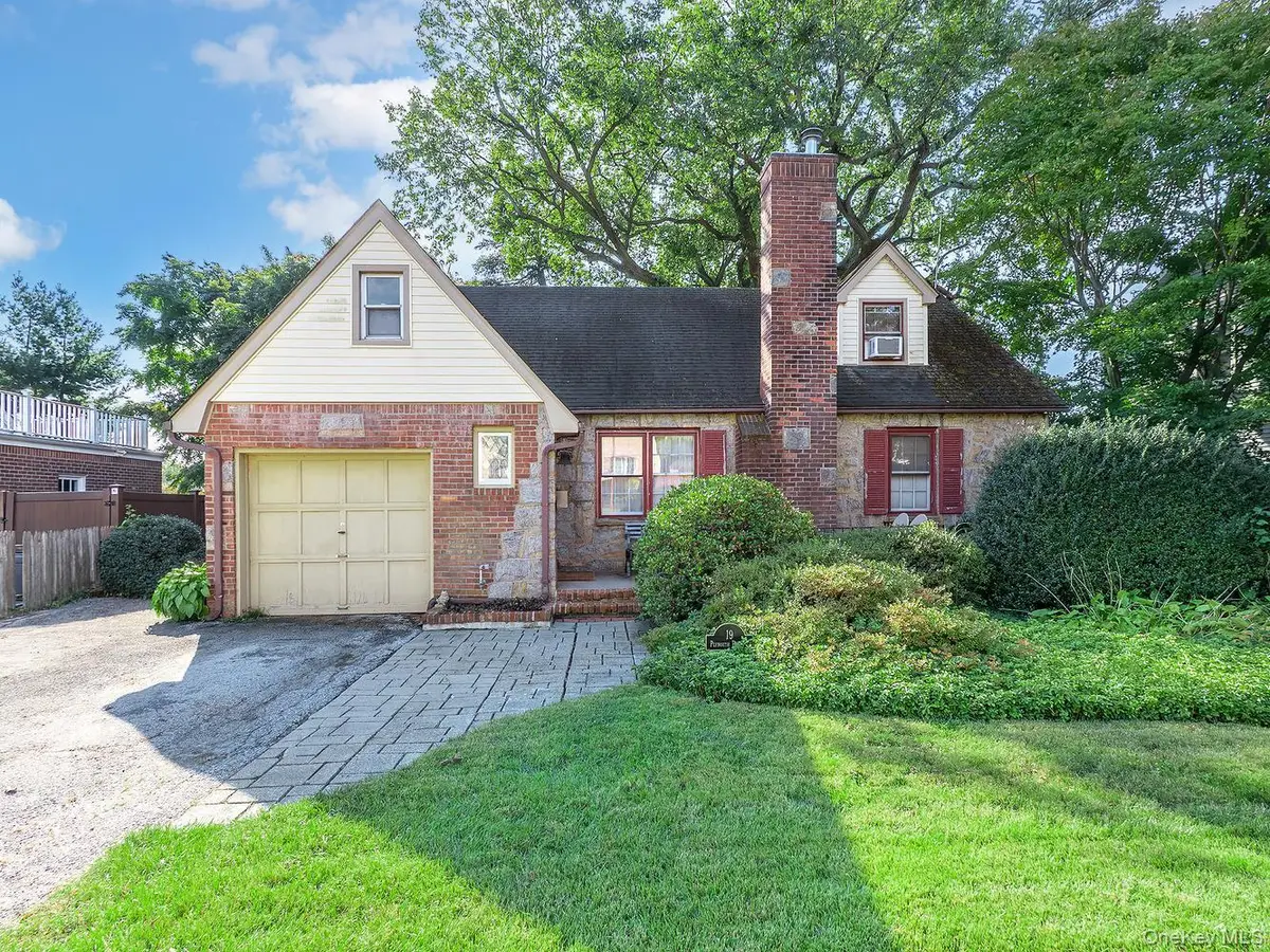19 Plymouth Drive S, Glen Head, NY 11545 - #1