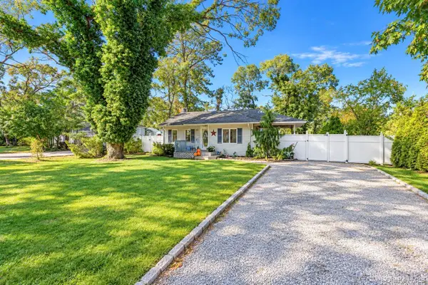 48 Hart Avenue, Flanders, NY 11901