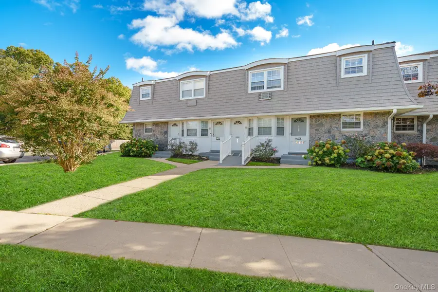 5215 Wilshire Lane #5215, Oakdale, NY 11769 - #2