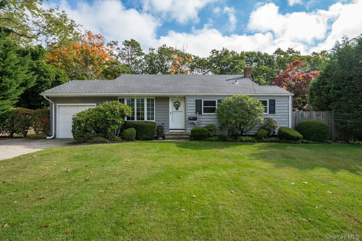 991 Gardiner Drive, Bay Shore, NY 11706 - #1