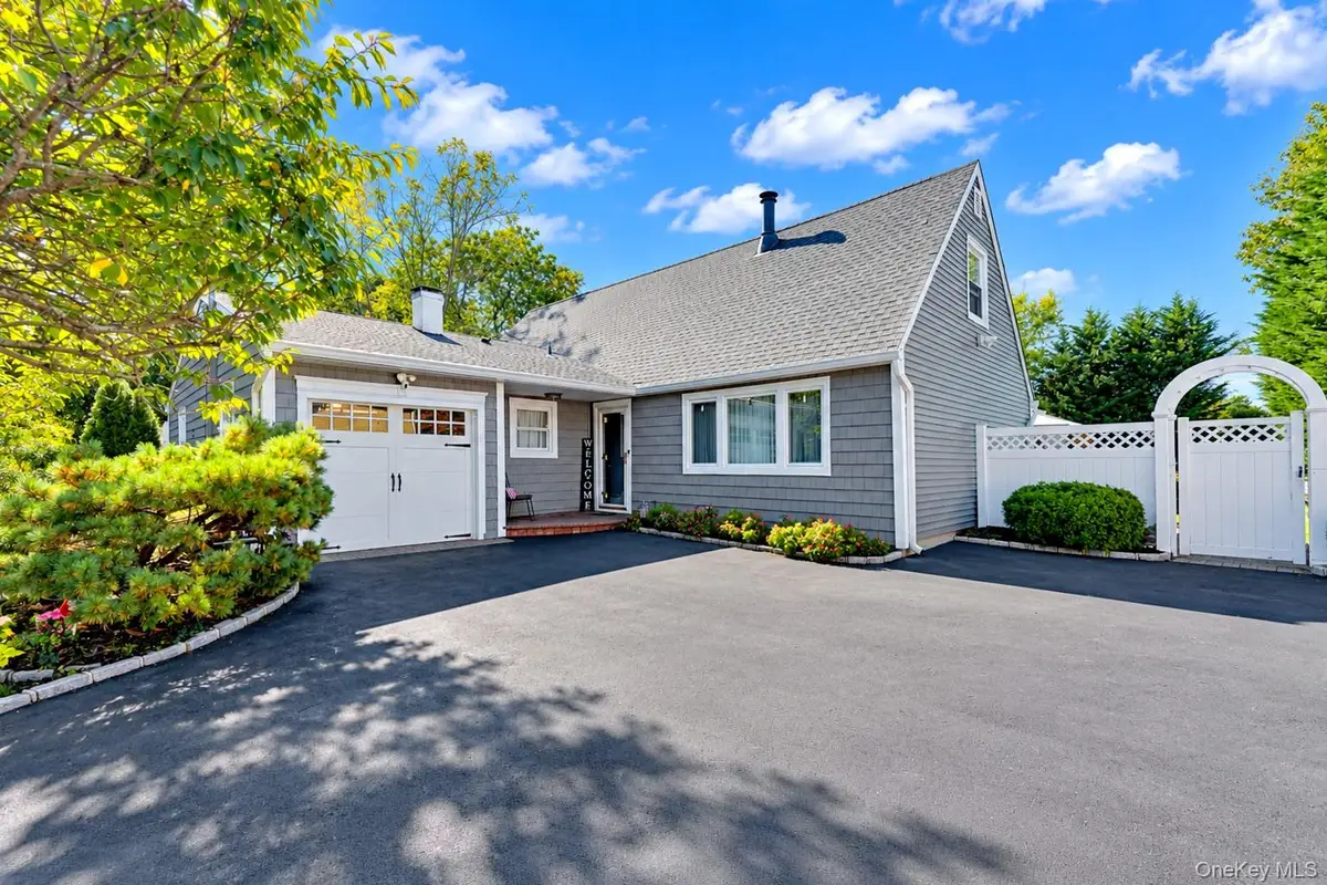 1588 Roosevelt Avenue, Bohemia, NY 11716 - #1