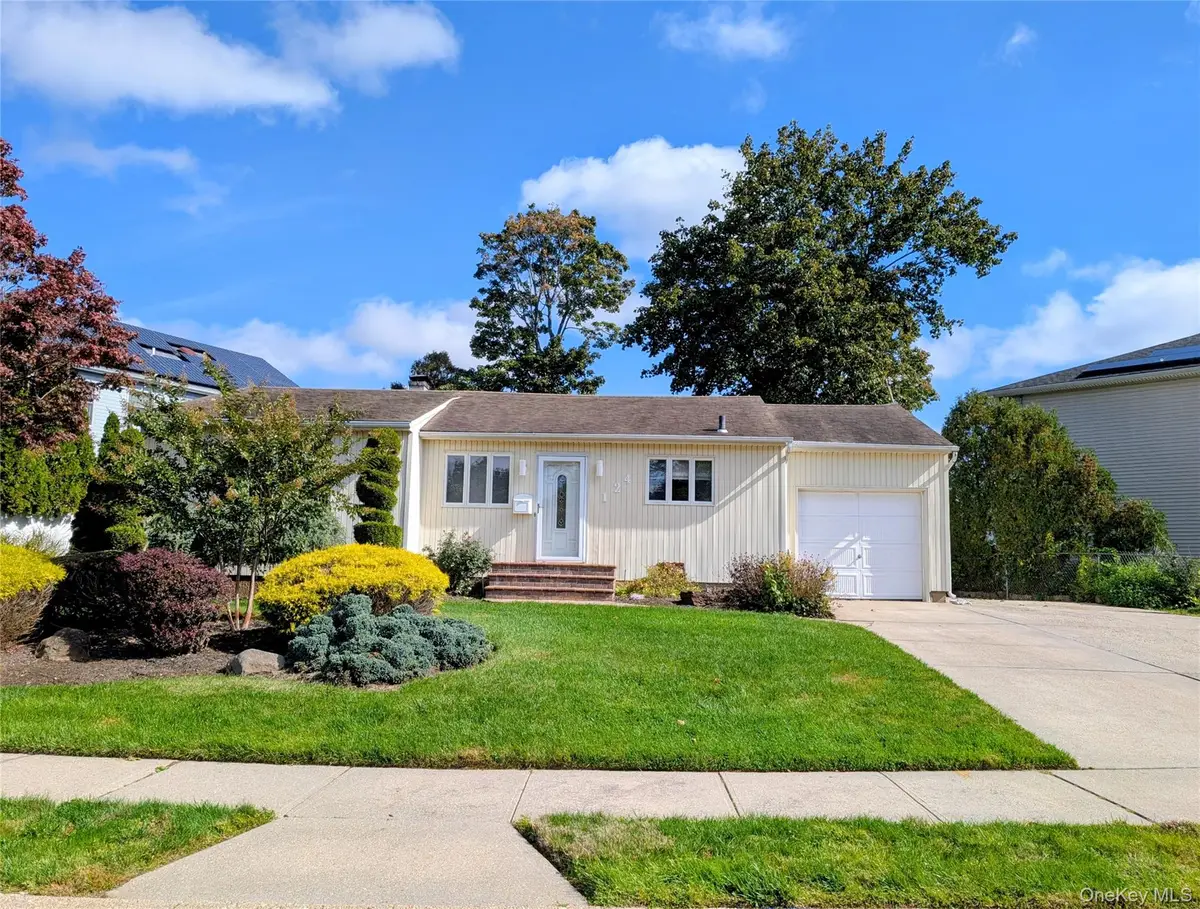 124 Morton Boulevard, Plainview, NY 11803 - #1