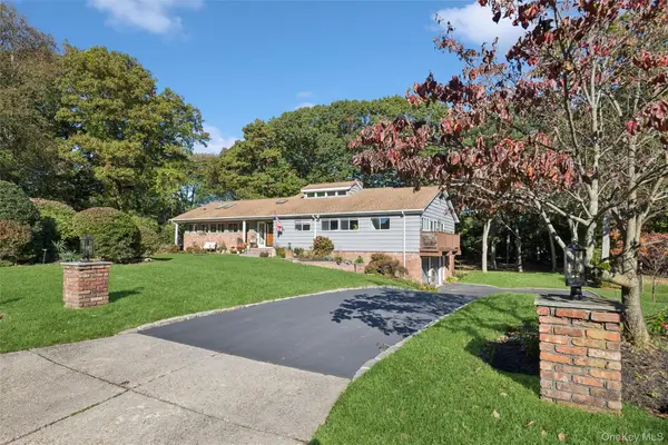 5 Ridings Road, Northport, NY 11768