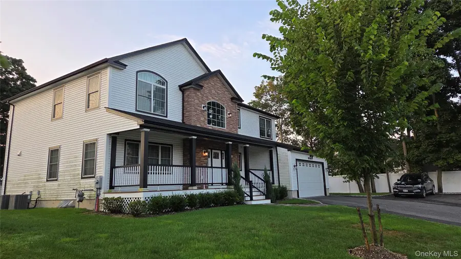 4 Ori Maia Court, Huntington, NY 11743 - #2