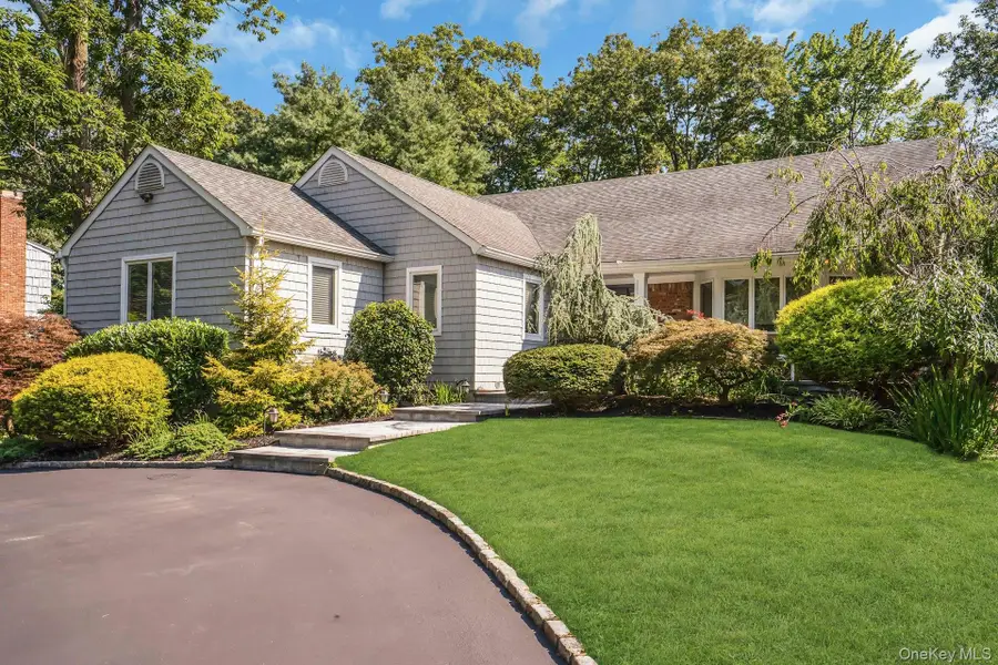 33 Mcculloch Drive, Dix Hills, NY 11746 - #2