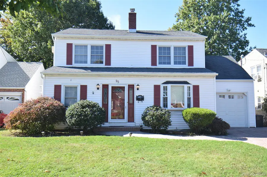 95 Krug Place, Mineola, NY 11501 - #2