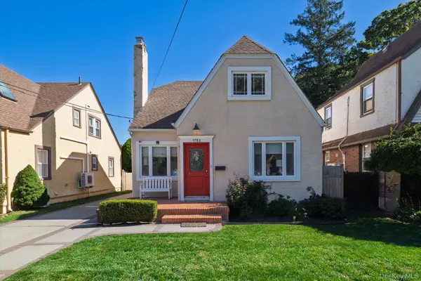 1753 Victoria Street, Baldwin, NY 11510