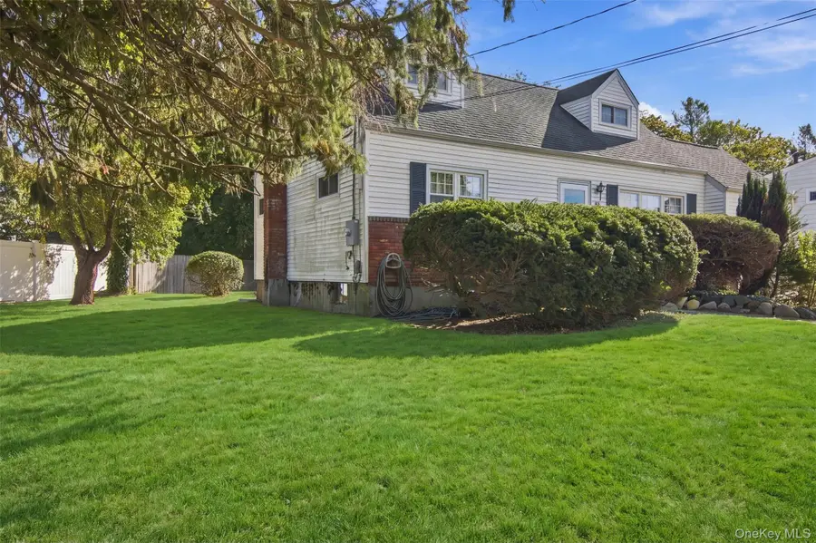 17 Continental Drive, Selden, NY 11776 - #3