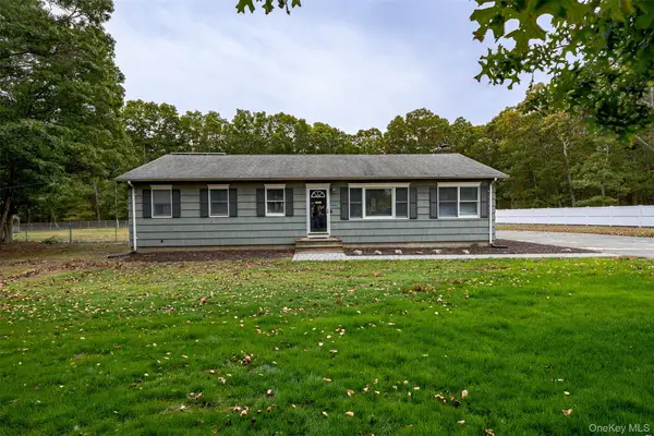 154 E Woodside Avenue, Patchogue, NY 11772