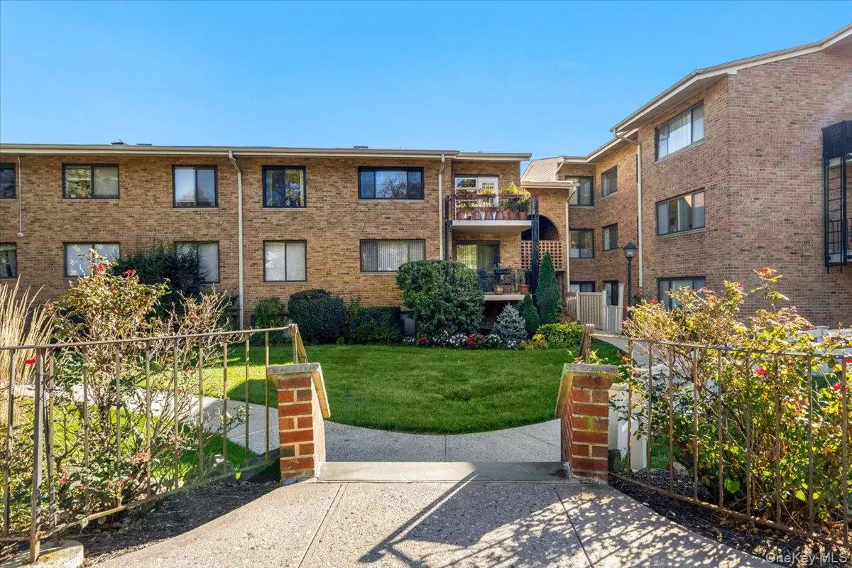 904 N Broadway #43W, Yonkers, NY 10701 - #1