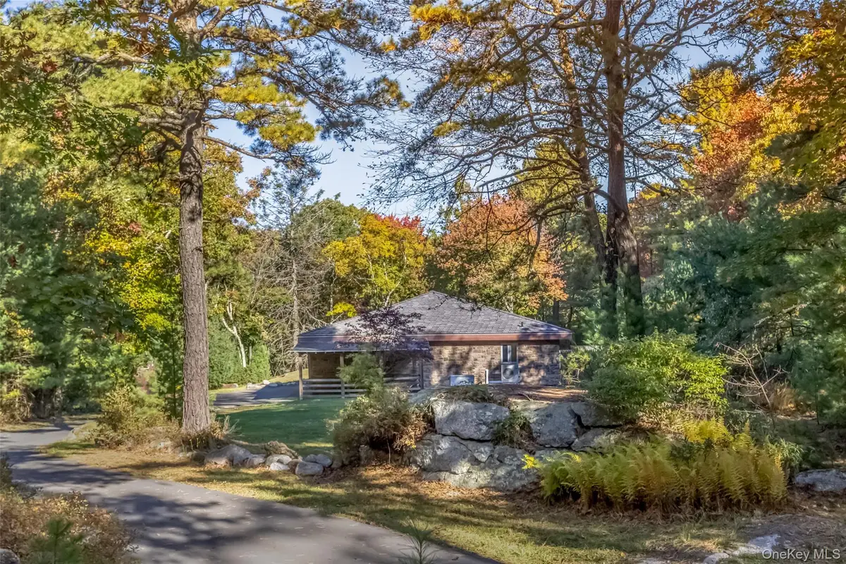 296 Circle Road, Cragsmoor, NY 12420 - #1