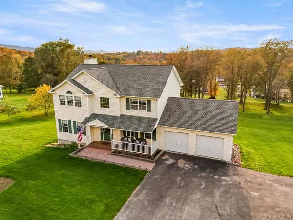 55 Beach Road, Poughquag, NY 12570